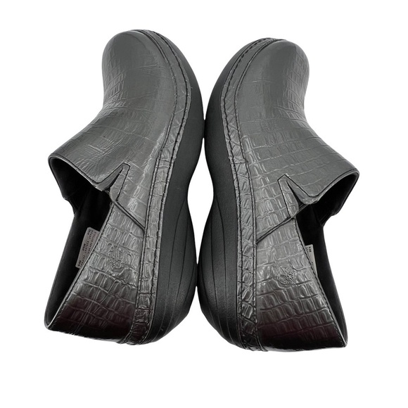 Timberland Pewter Professional Anti Fatigue Slip On Clogs Size 8.5 Women’s - Picture 6 of 9